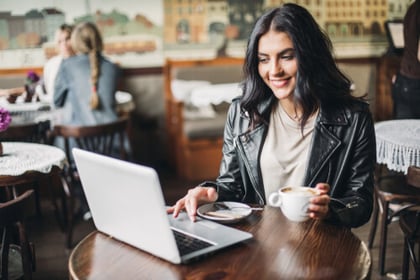 project manager checkt uurtarief